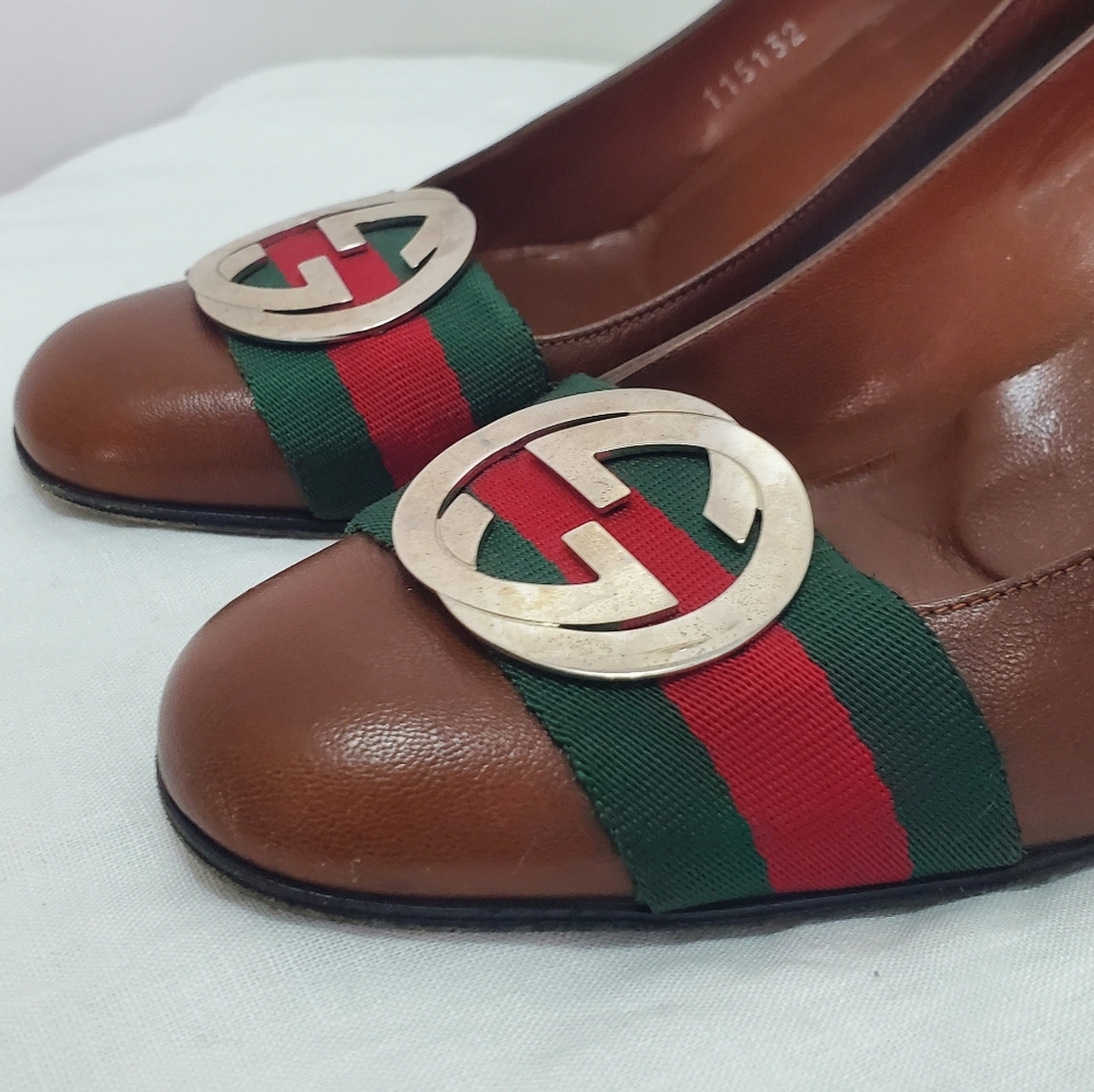 AUTHENTIC GUCCI PATENT LEATHER SIGNATURE LOGO HEEL